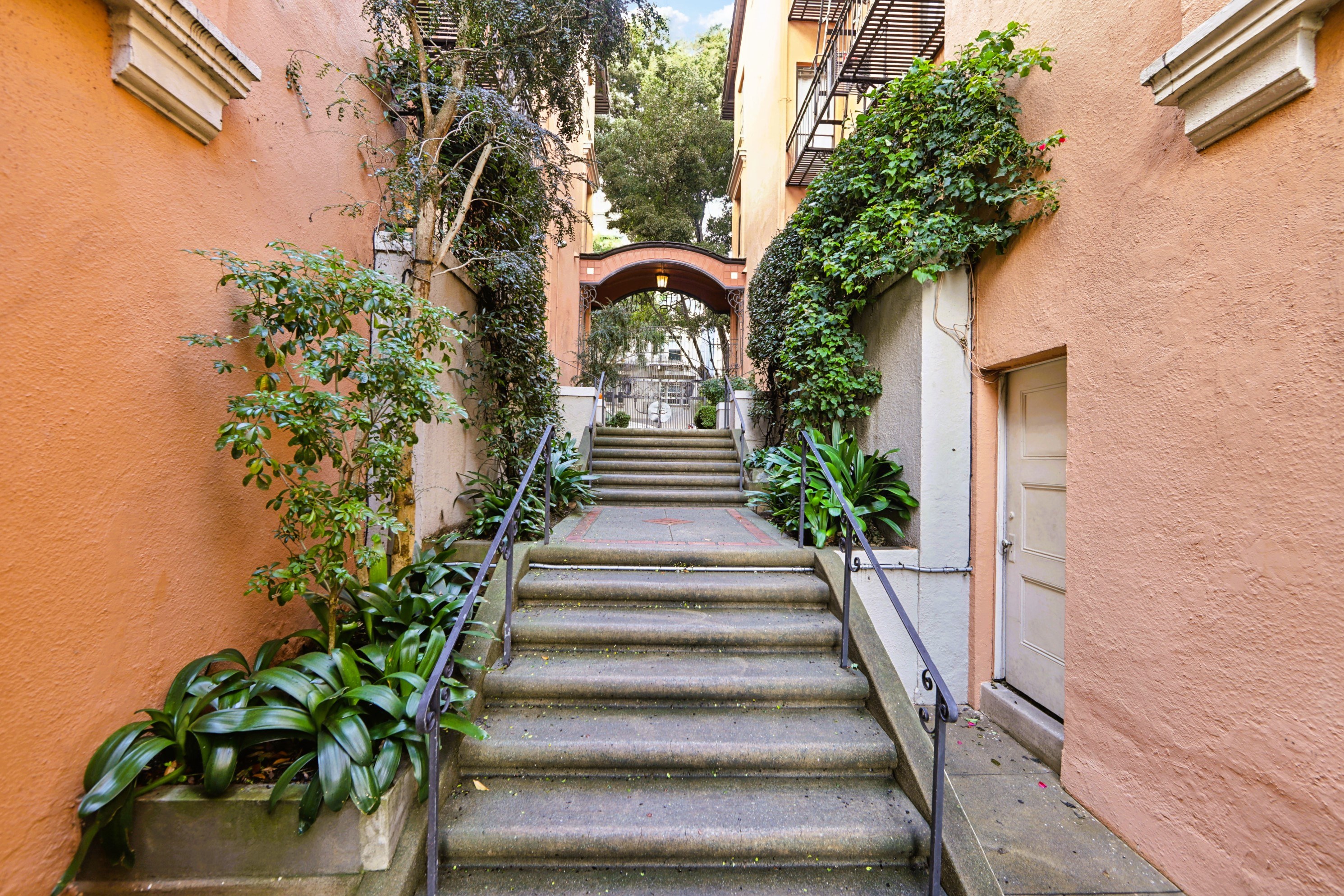 1340 Taylor Street photo 5